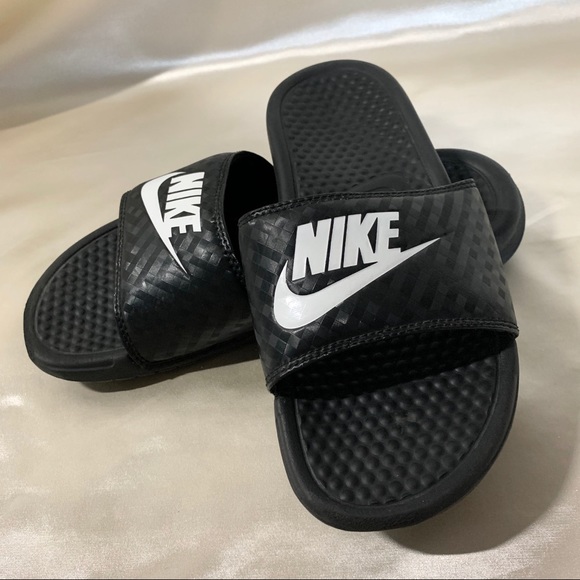 black and white nike slides womens